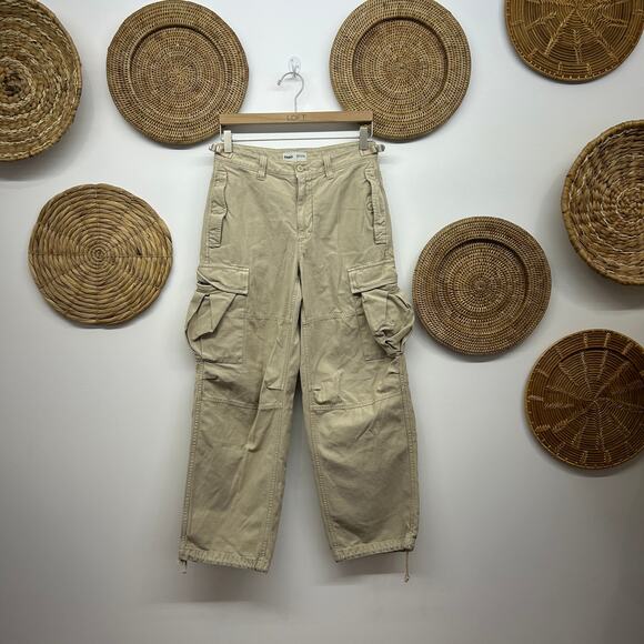 $128 Aritzia TNA Khaki Beige Cargo Pant 4 Y2K Style Pockets Adjustable Ankle - Picture 2 of 6